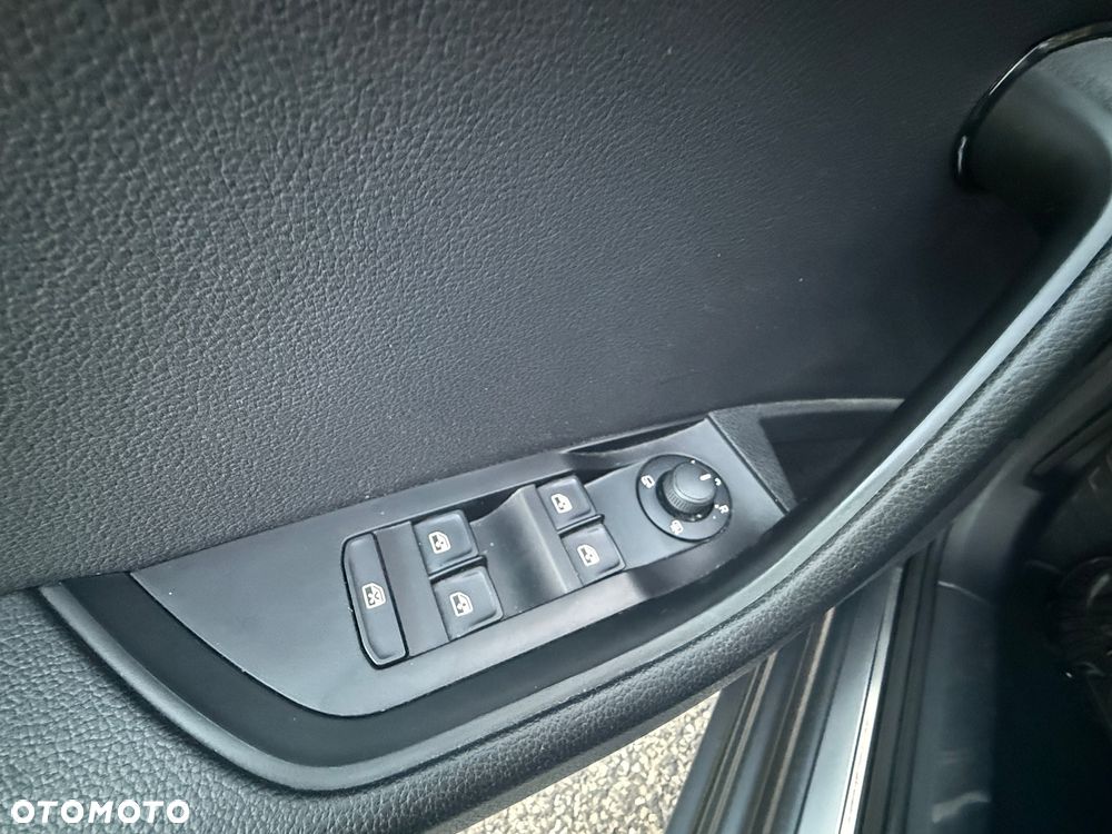 Skoda Superb 2.0 TDI DSG Premium Edition - 23