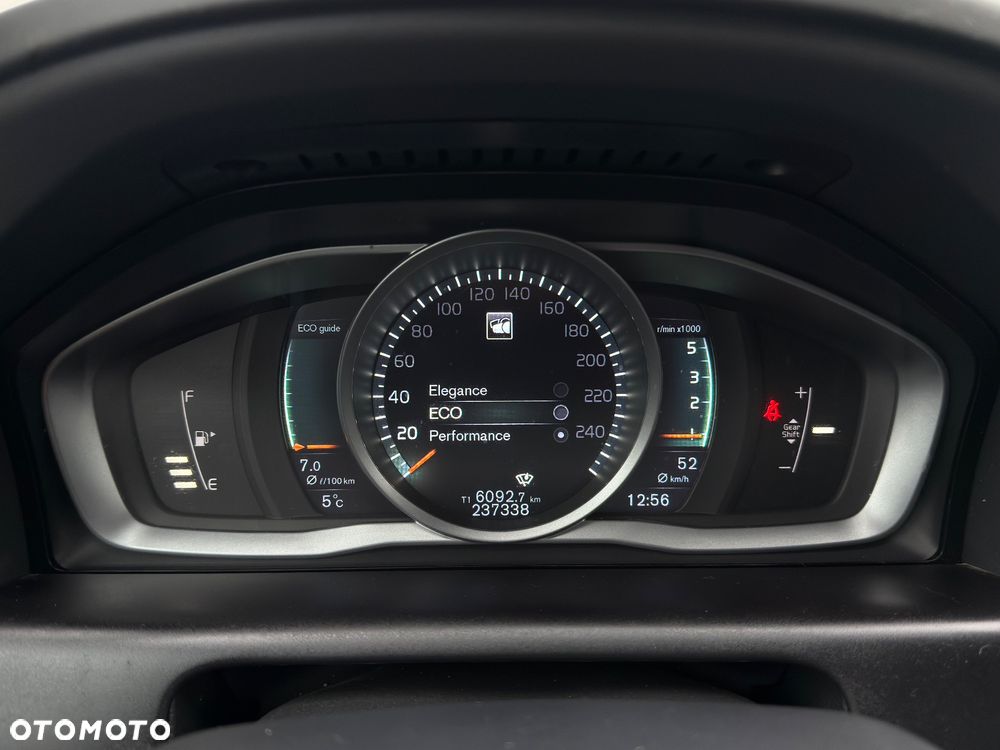 Volvo XC 60 D3 Ocean Race - 33