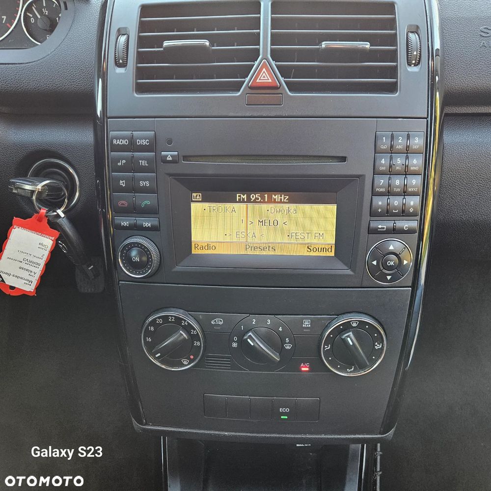 Mercedes-Benz Klasa A 160 BlueEFFICIENCY Special Edition - 26