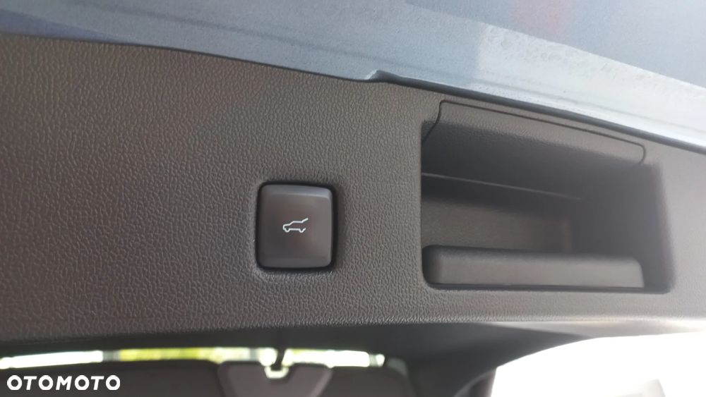 Ford Kuga 2.5 FHEV FWD Titanium X - 11