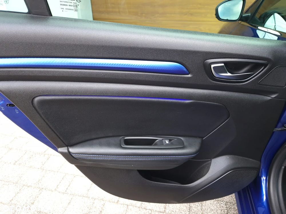 Renault Megane ENERGY TCe 205 EDC GT - 19