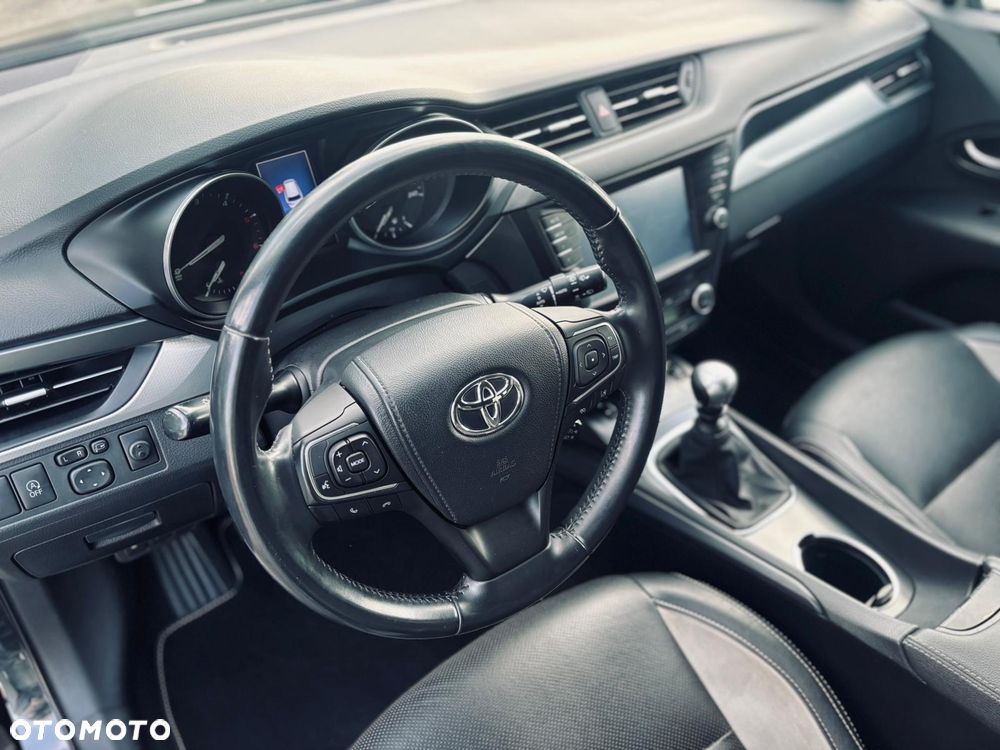 Toyota Avensis - 16