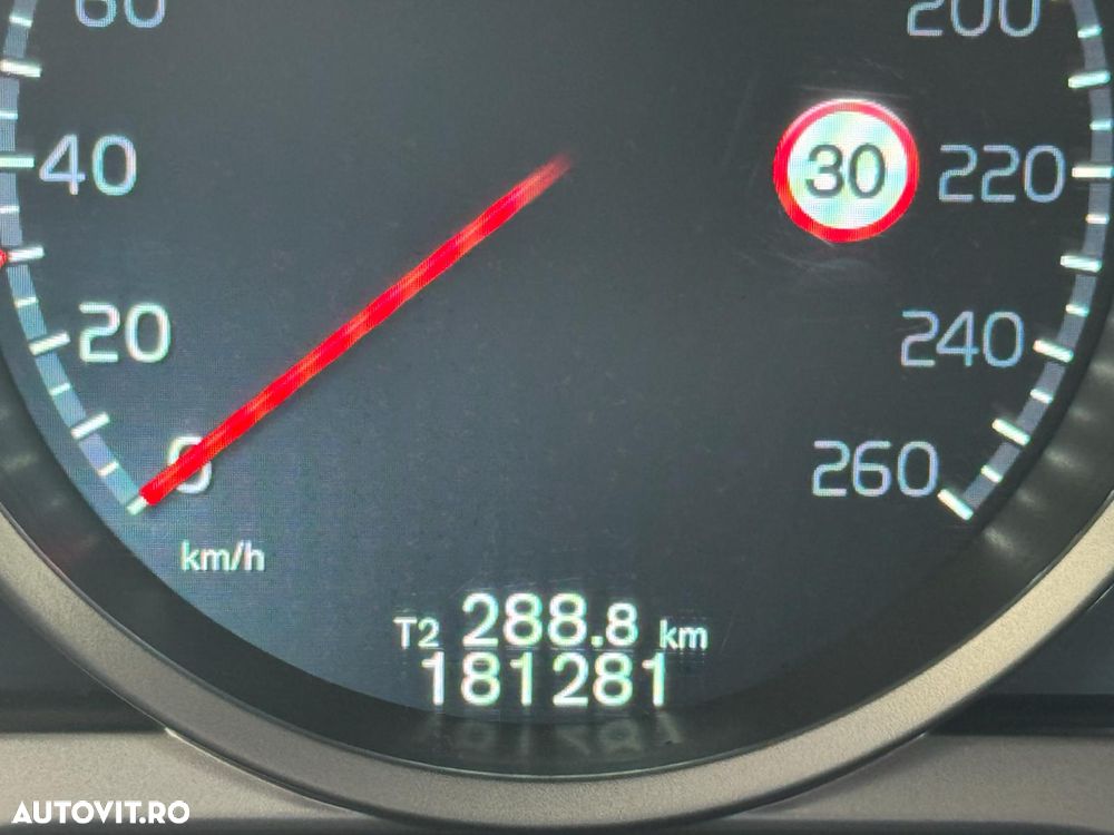 Volvo XC 60 D5AWD Ocean Race - 8