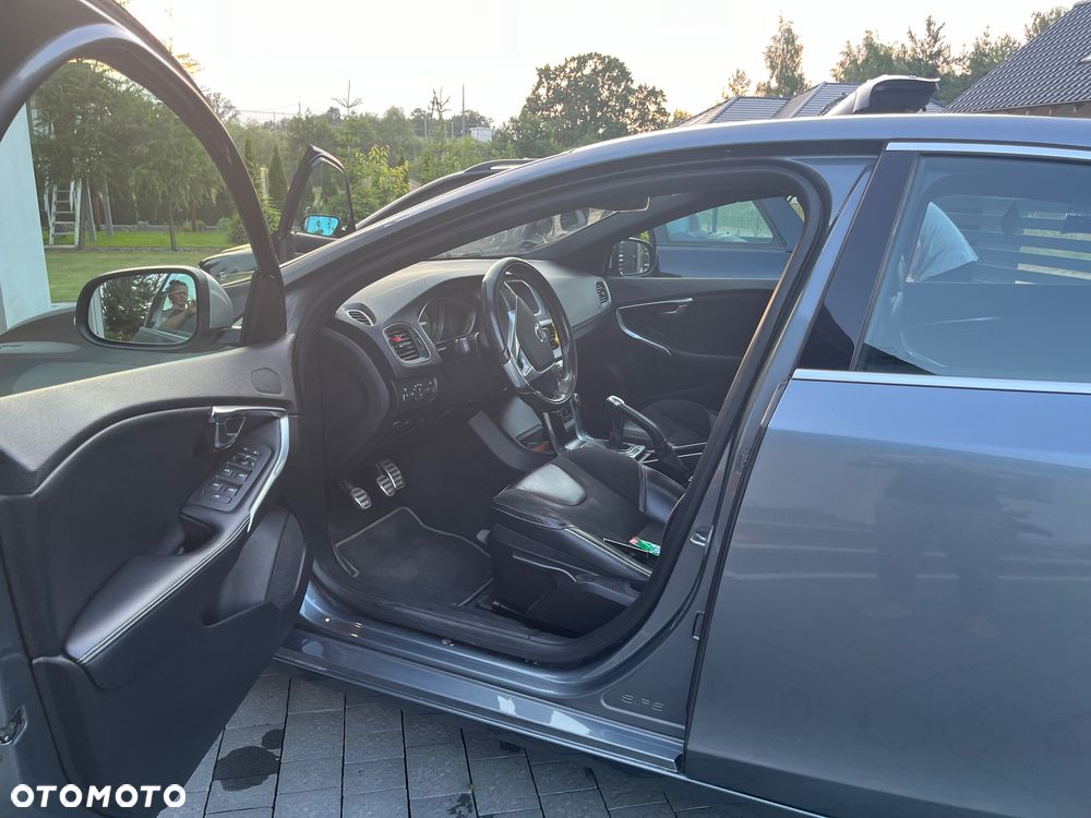 Volvo V40 D2 Drive-E R-Design Momentum - 12