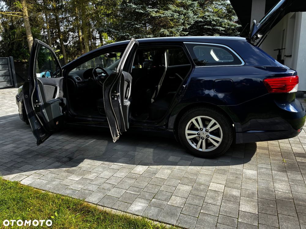 Toyota Avensis 2.0 D-4D Luna - 16