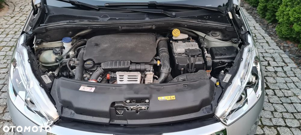 Peugeot 208 1.2 PureTech GPF Signature S&S EAT6 - 22