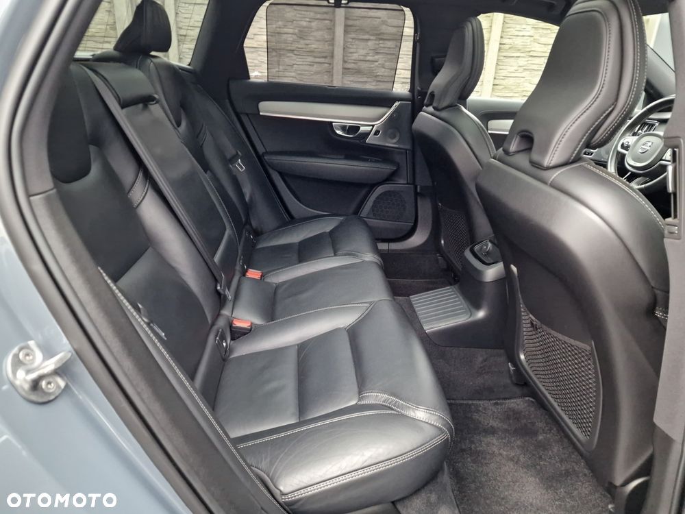 Volvo V90 T8 AWD Plug-In Hybrid R-Design - 20