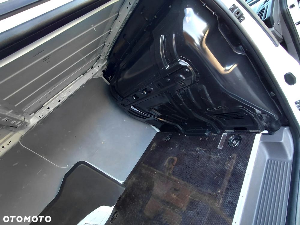 Ford Transit Connect - 36