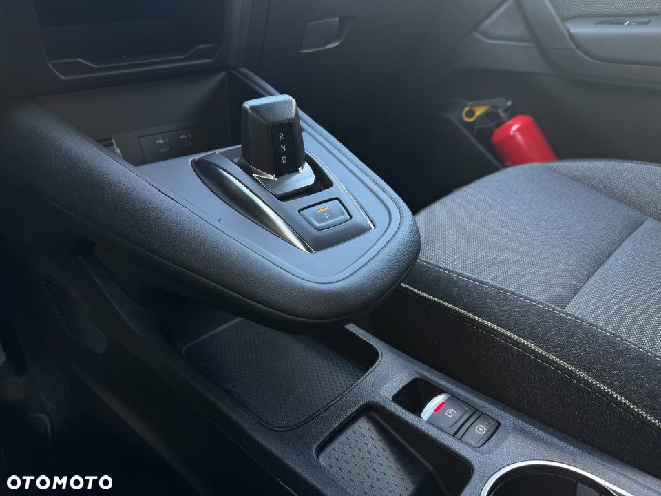 Mitsubishi Grandis - 15