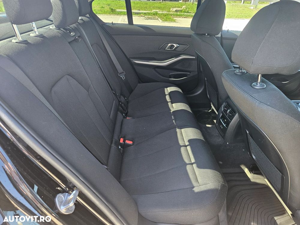 BMW Seria 3 320i xDrive AT - 20