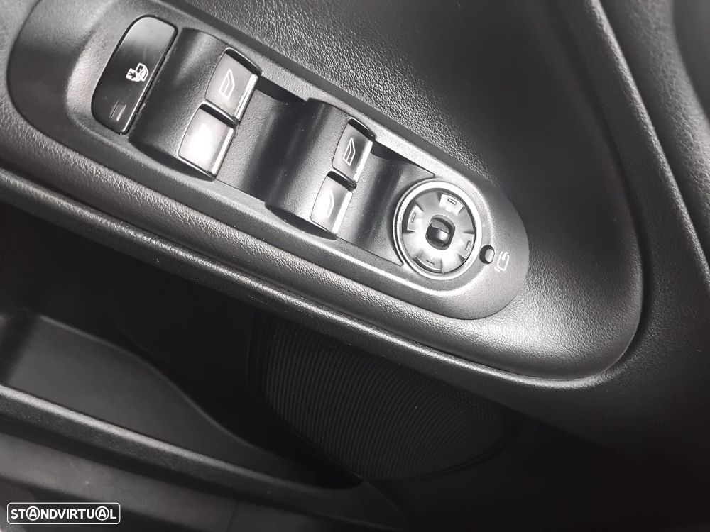 Ford S-Max 2.0 TDCi Titanium 7L - 19