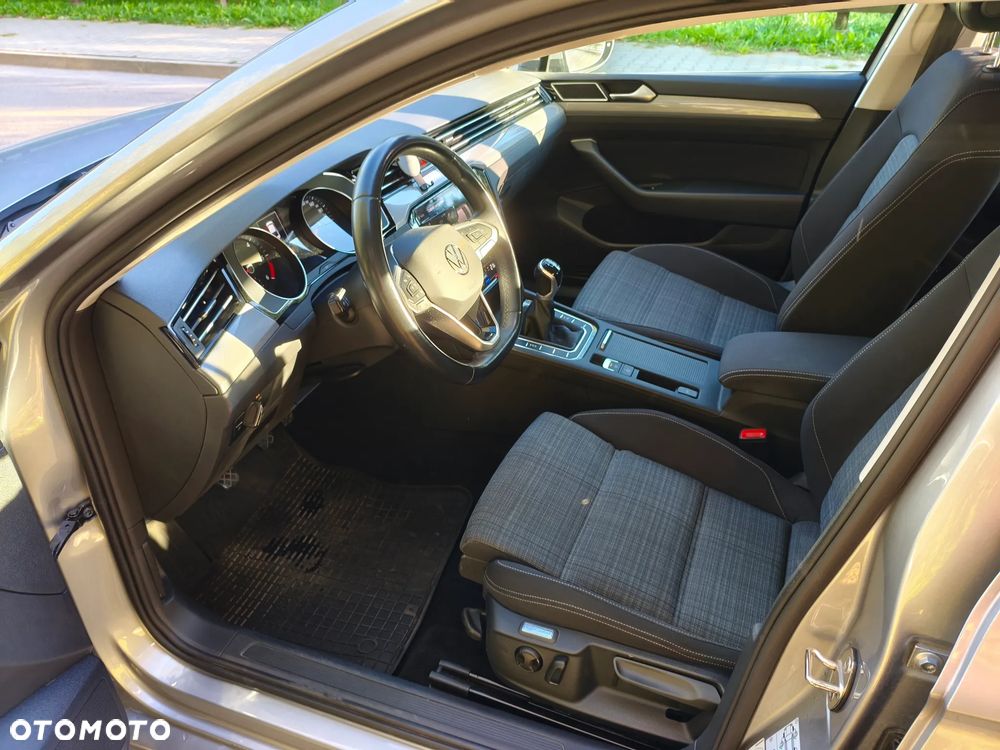 Volkswagen Passat 2.0 TDI EVO Business - 10