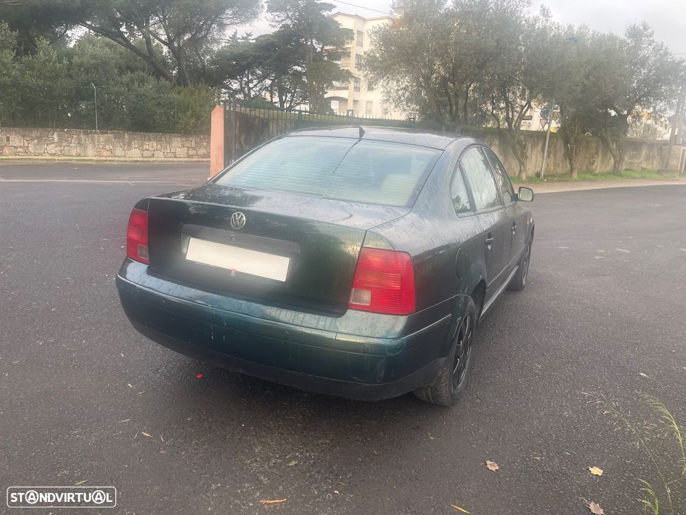 VW Passat 1.9 TDi Confortline - 5