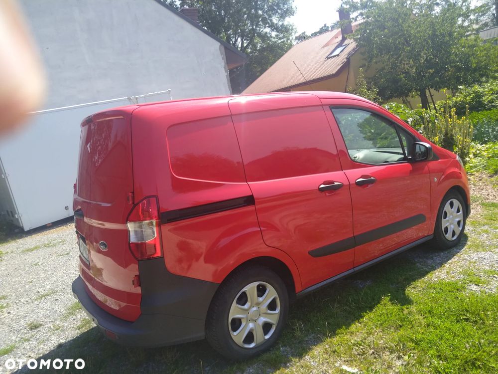 Ford Transit Courier - 2