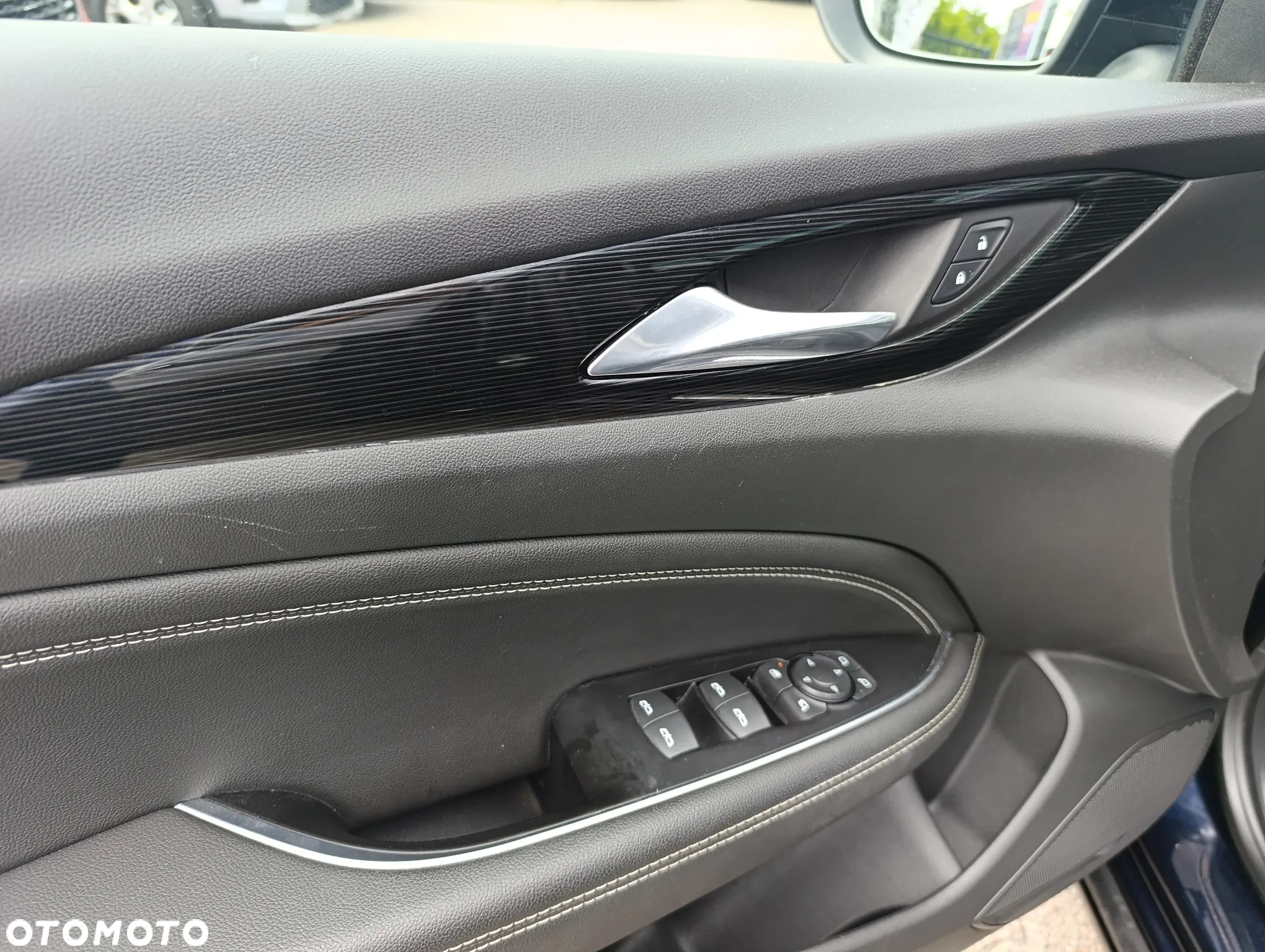 Opel Insignia 2.0 CDTI Cosmo S&S - 17
