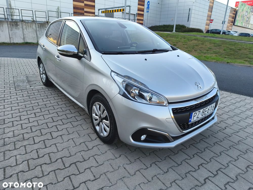 Peugeot 208 - 4