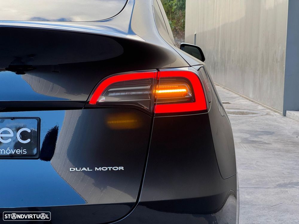 Tesla Model Y Long Range Tração Integral - 21