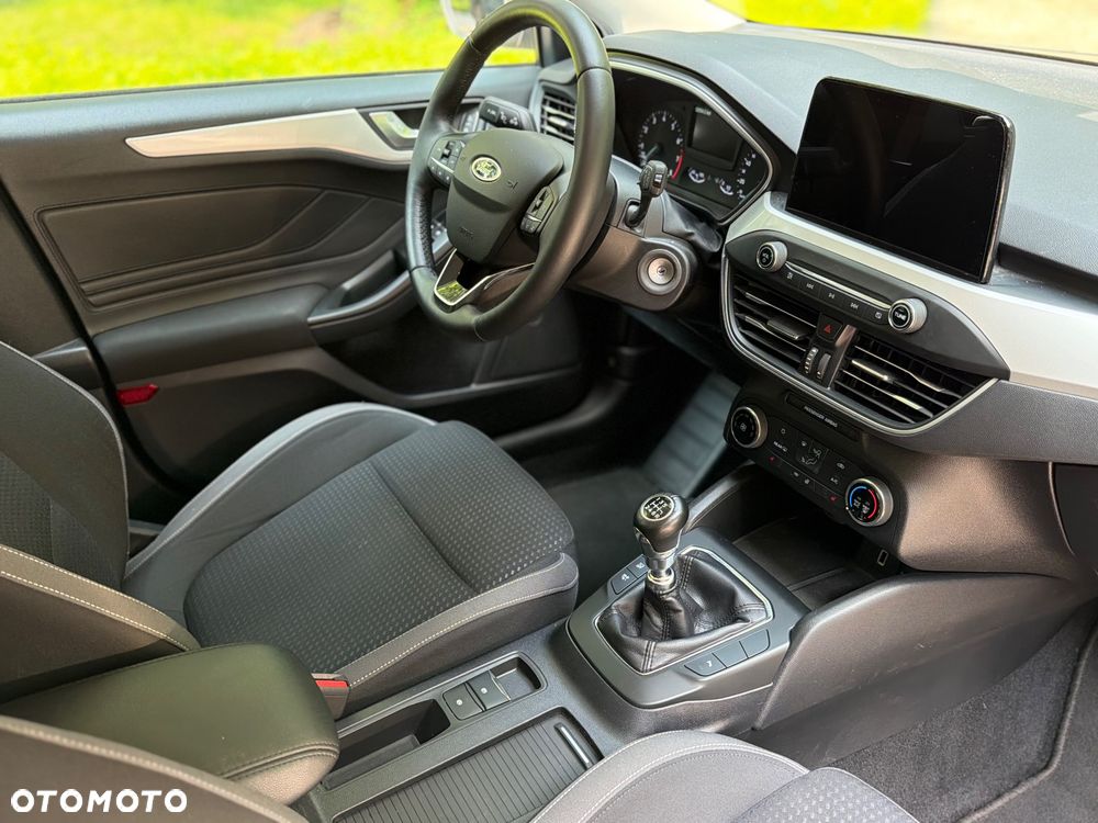 Ford Focus 1.0 EcoBoost Trend Edition - 14