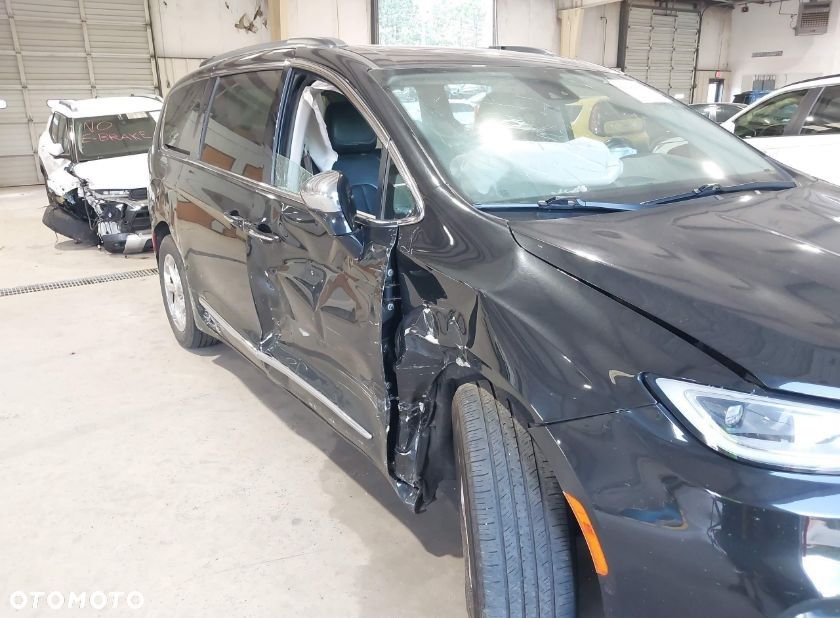 Chrysler Pacifica - 5