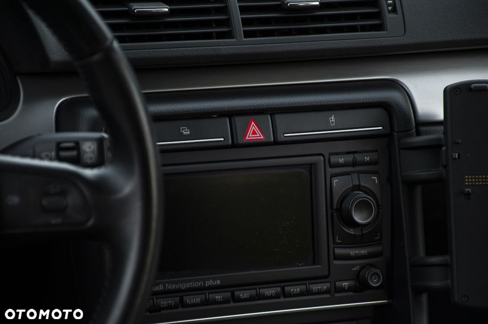 Audi A4 Avant 2.0 TDI DPF Ambiente - 25