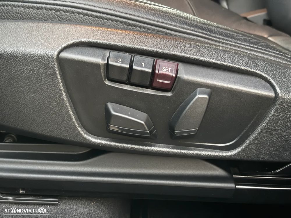 BMW X1 18 d sDrive Auto xLine - 6