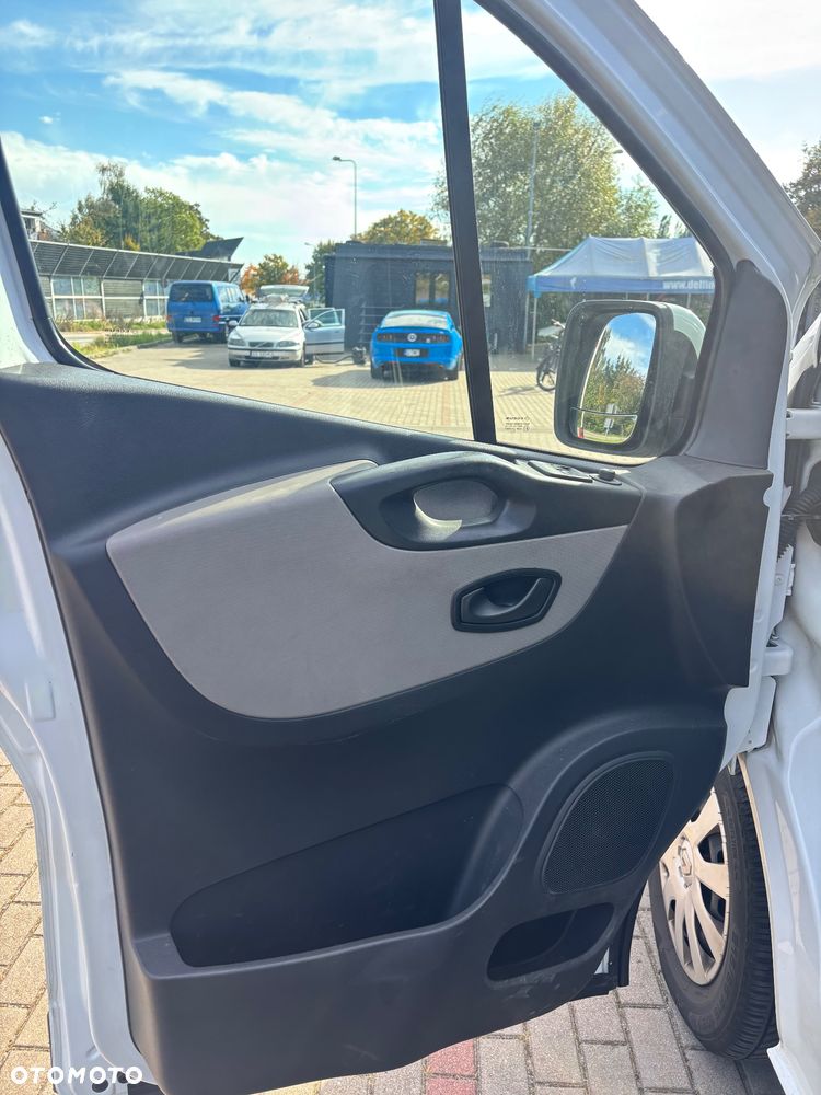 Renault Trafic - 10