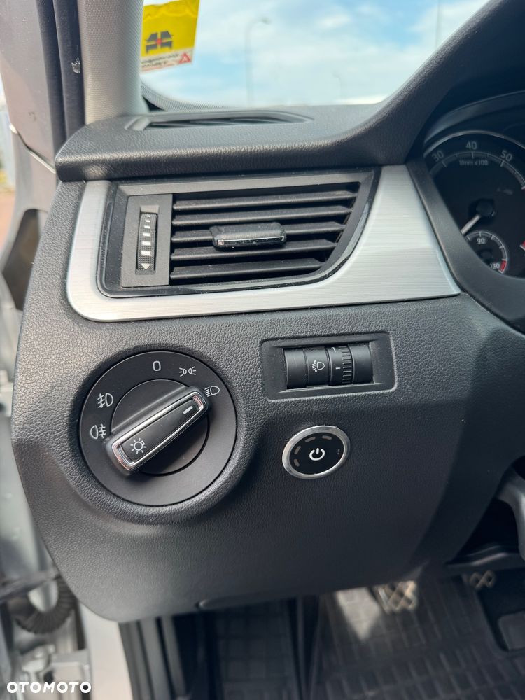 Skoda RAPID 1.0 TSI Ambition - 20