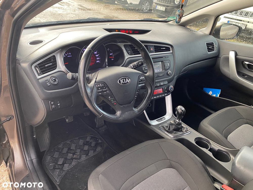 Kia Ceed 1.4 CVVT Attract Plus - 17