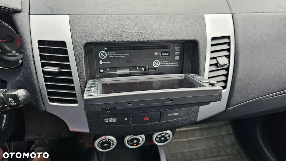 Mitsubishi Outlander 2.0 DID Instyle NAVI - 15