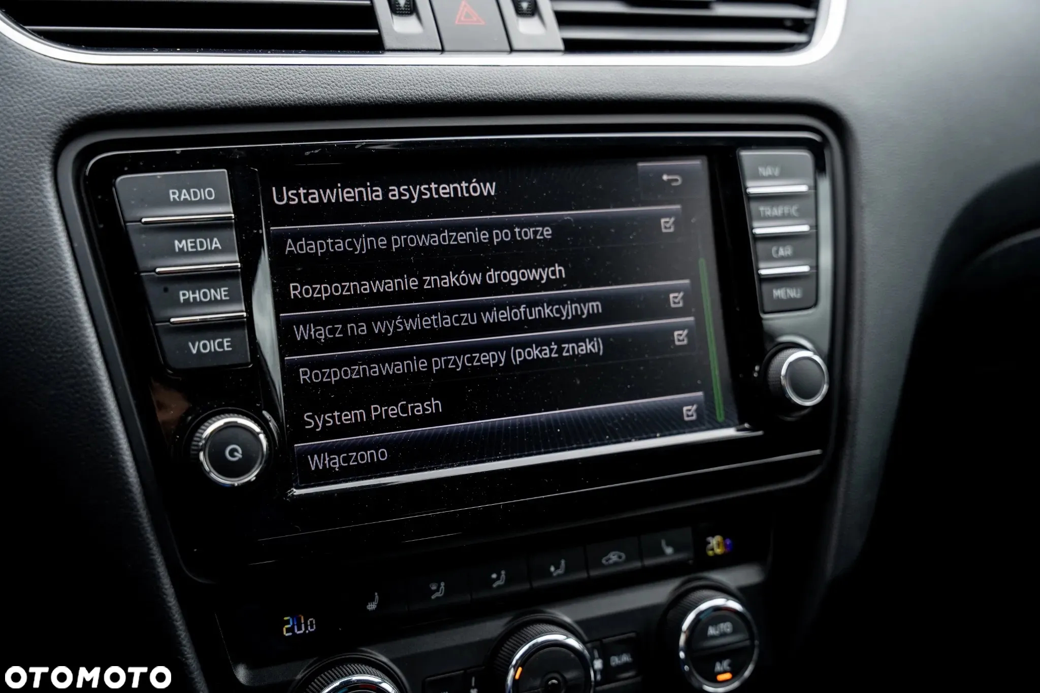 Skoda Octavia Combi 2.0 TDI DSG RS - 24