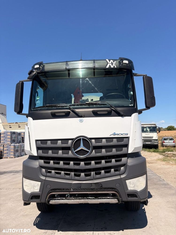 Mercedes-Benz Arocs - 2