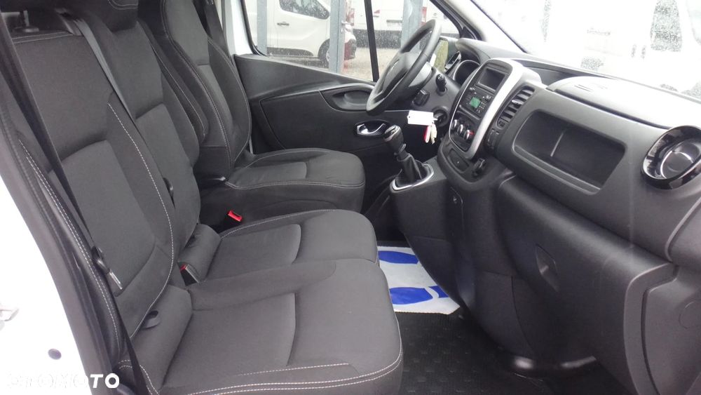 Renault Trafic - 12