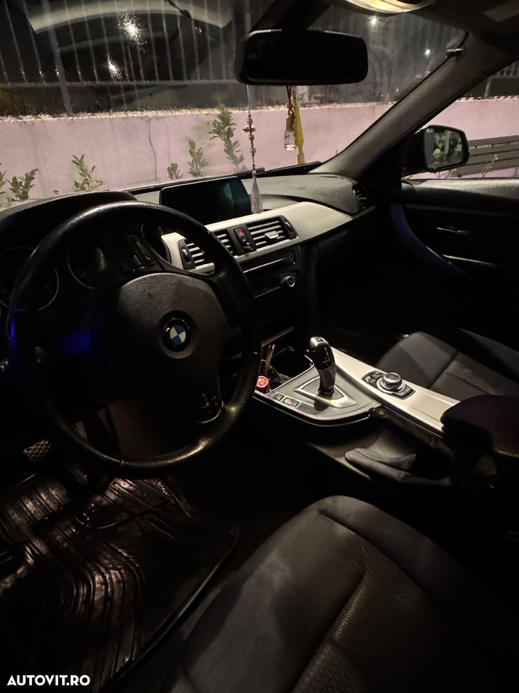 BMW Seria 3 318d Touring Aut. - 13