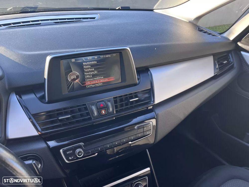 BMW 216 Gran Tourer d Line Sport - 24