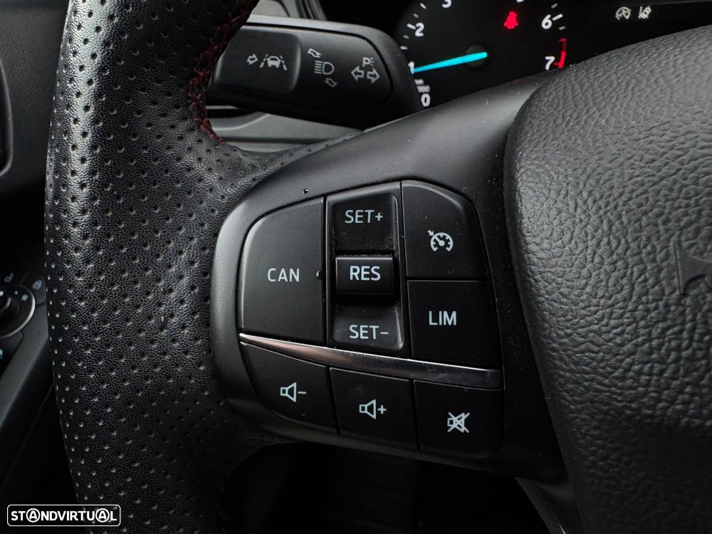 Ford Focus 1.0 EcoBoost MHEV ST-Line - 8