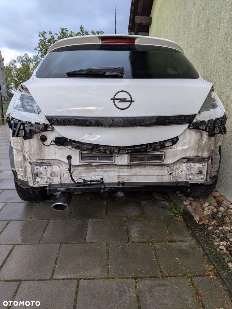 Opel Astra 2.0 Turbo Cosmo - 25