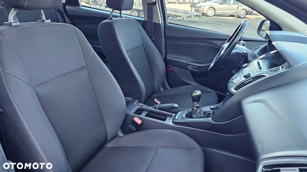 Ford Focus 1.6 Trend - 8