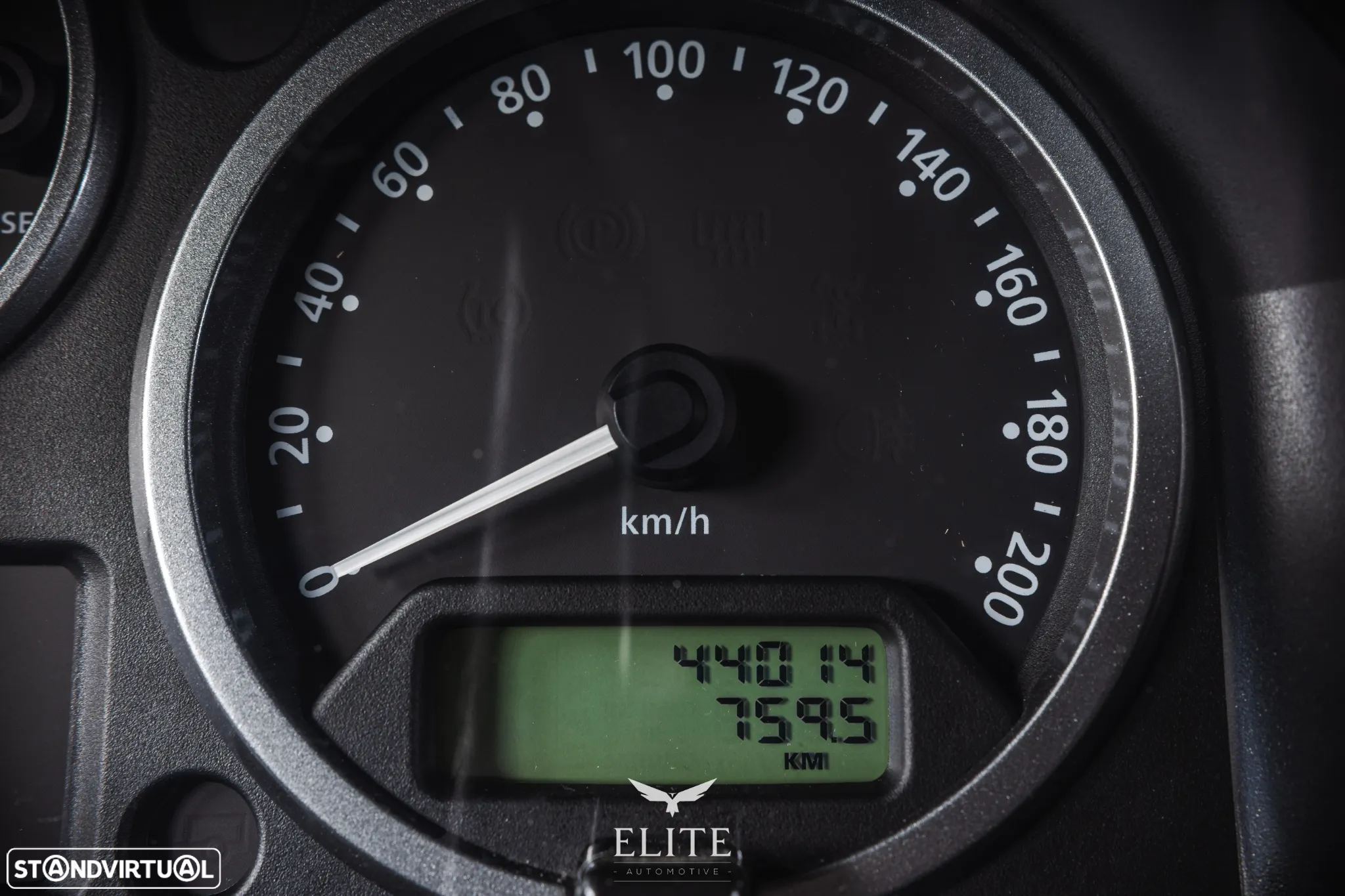 Land Rover Defender 90 SW 2.2 CRD SE - 20