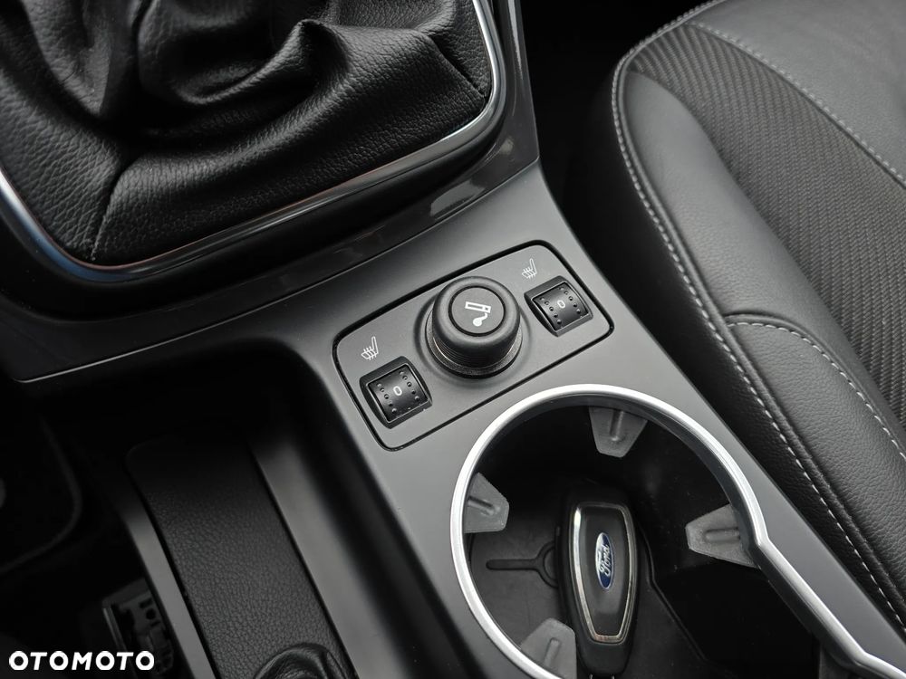 Ford Kuga 2.0 TDCi 2x4 Titanium - 20