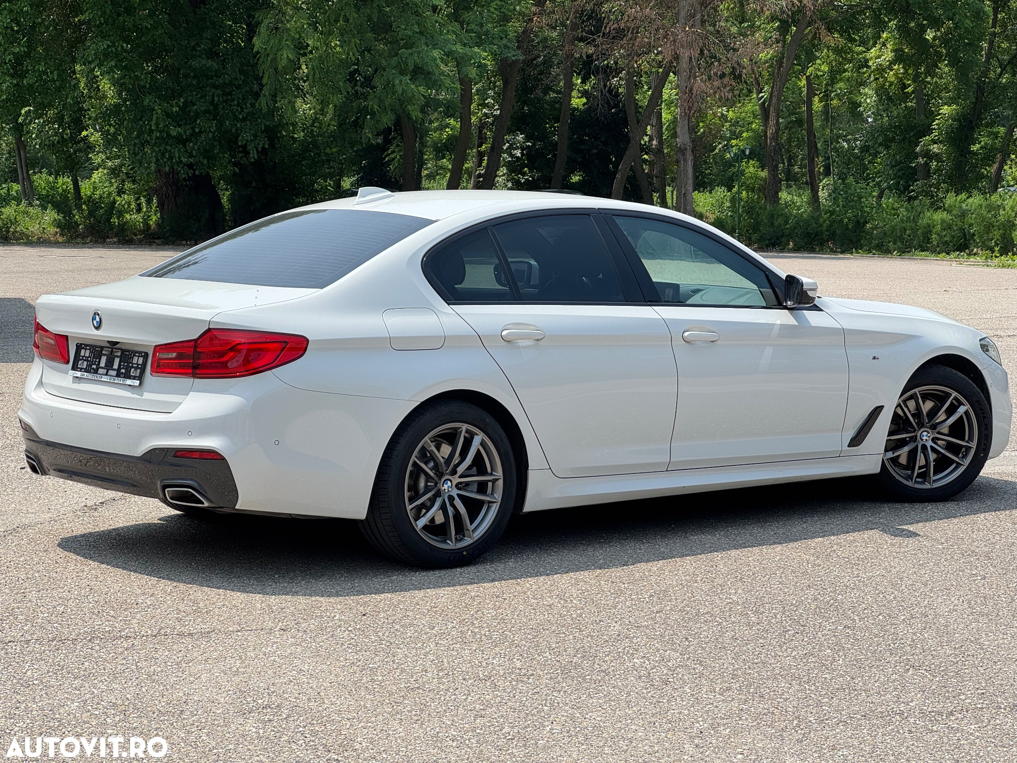 BMW Seria 5 520d Aut. M Sport Edition - 14