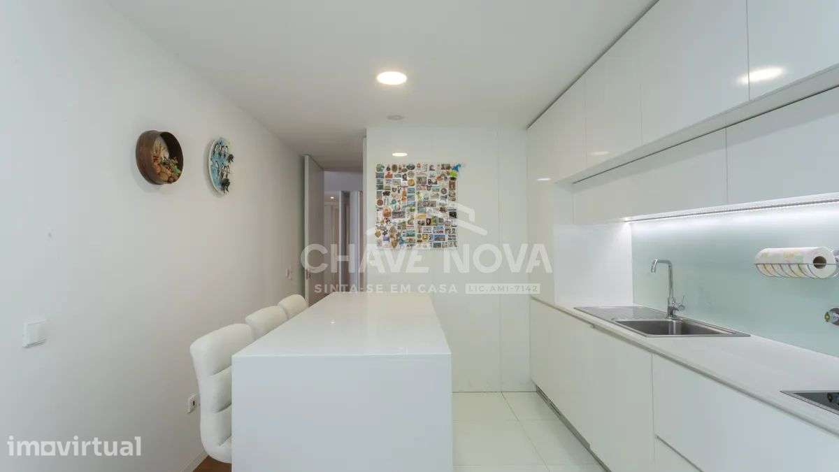Apartamento T3 com Vista Deslumbrante no Coração de Vila Nova de Gaia - Grande imagem: 3/30