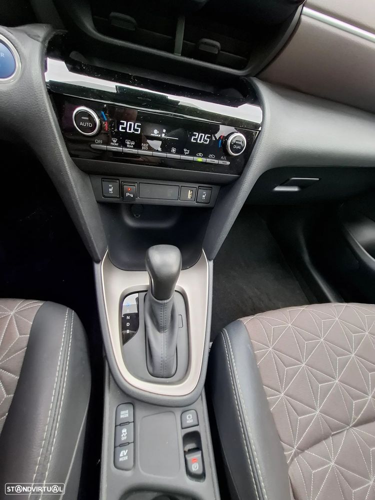 Toyota Yaris Cross 1.5 HDF Luxury - 16