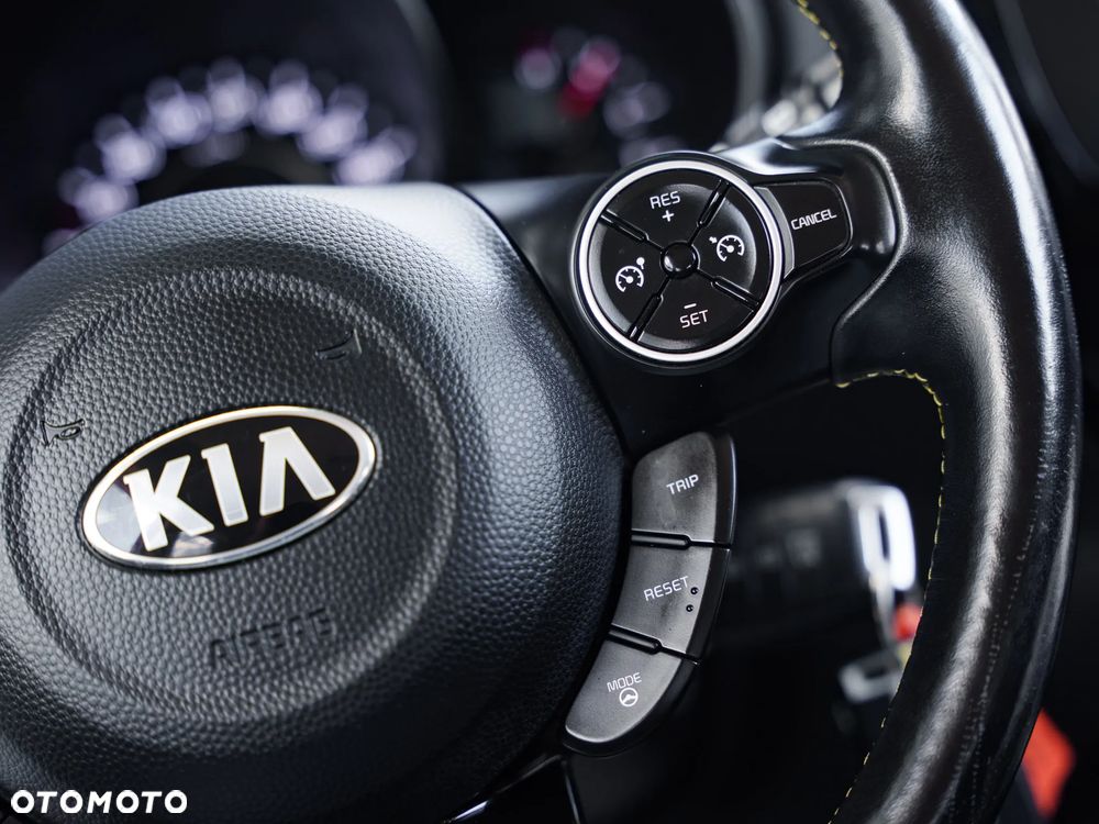 Kia Soul 1.6 CRDI Dream Team Edition - 32