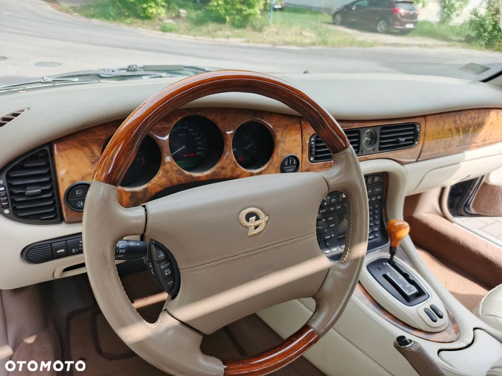 Jaguar XJ 4.0 Executive - 12