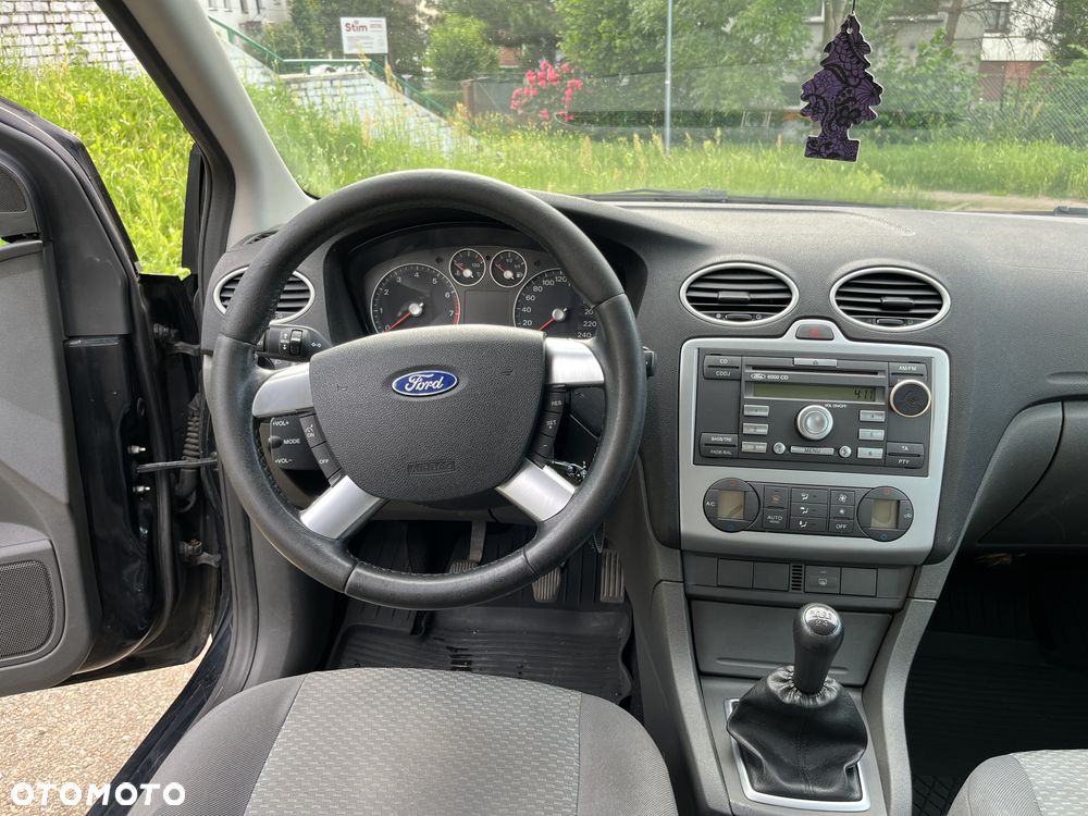 Ford Focus 1.6 Ambiente - 10