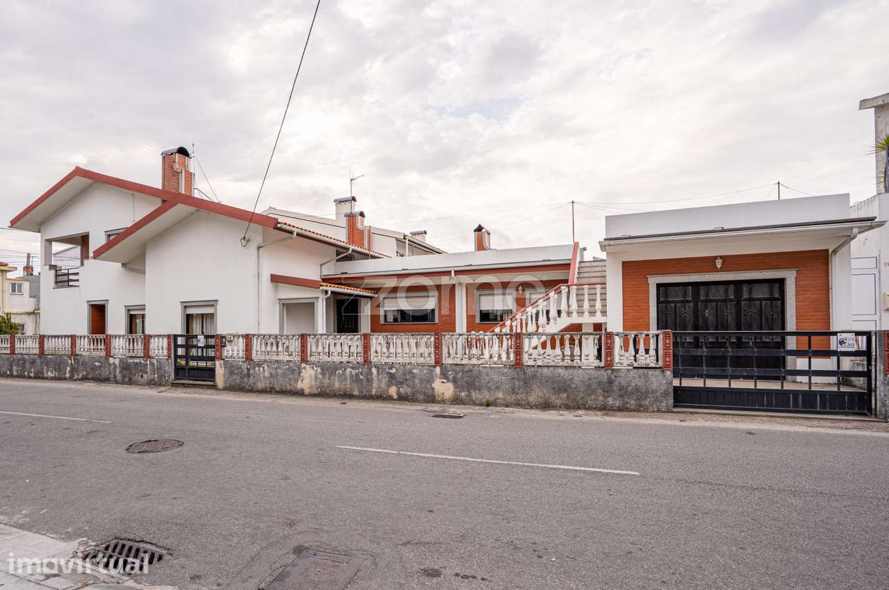 Moradia T3+1 com terraço | Garagem Fechada | 2 frentes - Grande imagem: 5/29