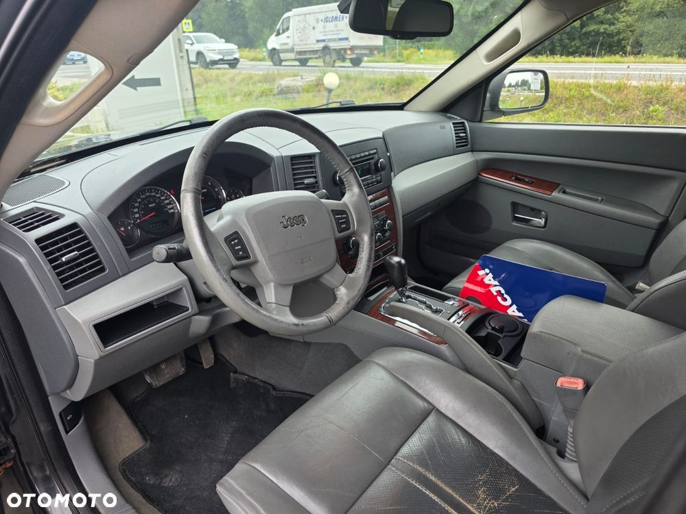 Jeep Grand Cherokee - 11