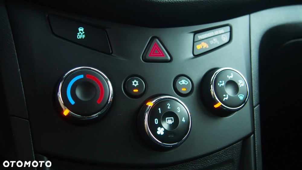 Chevrolet Trax 1.6 LS - 12