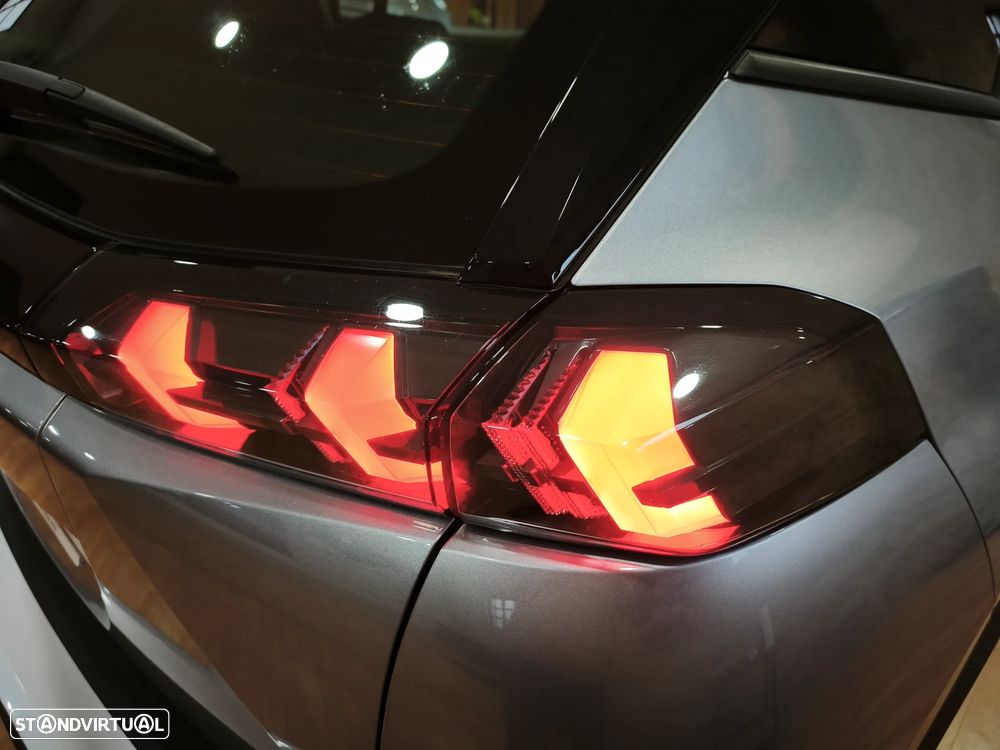 Peugeot e-2008 Active Pack - 48