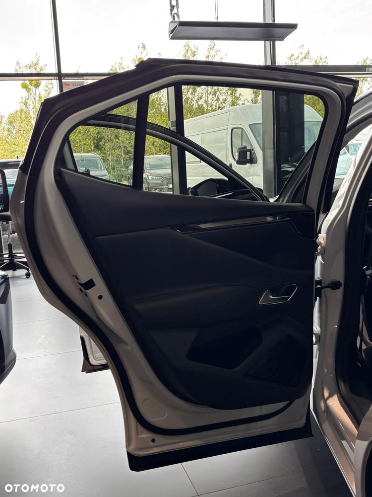 DS Automobiles N°4 1.2 mHEV Pallas eDCS6 - 18